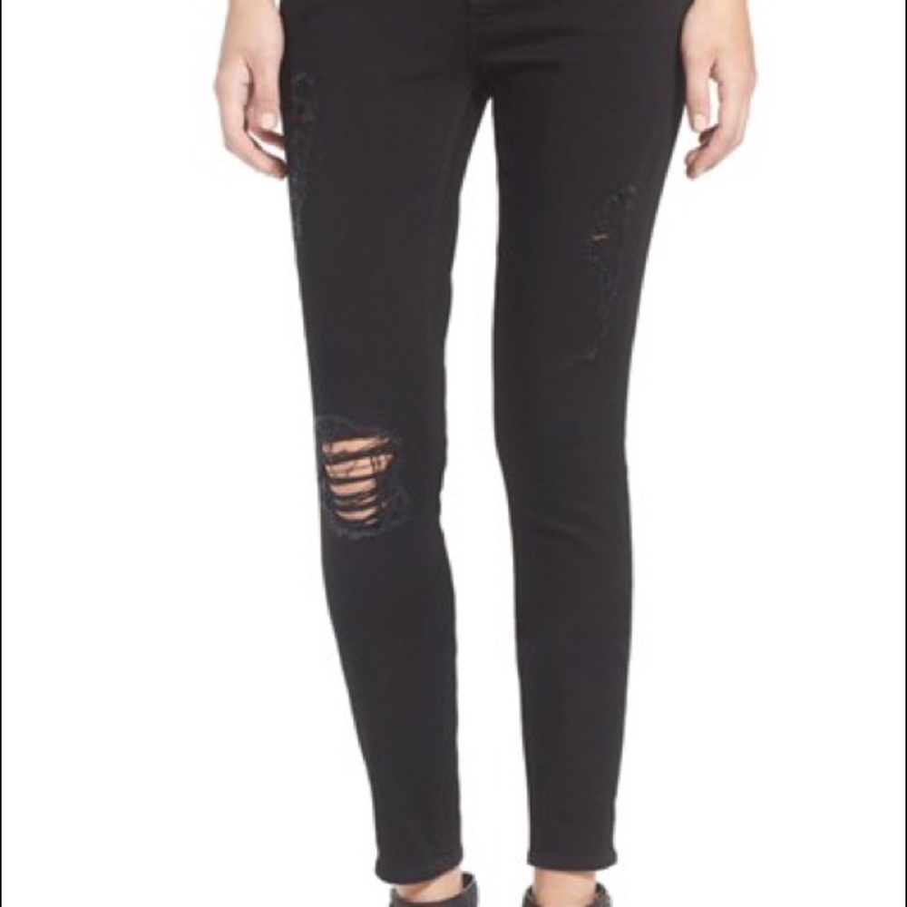 Black ripped skinny jeans